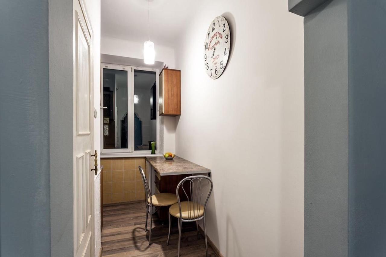 Apartment Near Circus Liov Exterior foto